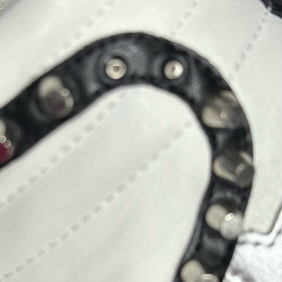 Shu shop High-Top Sneakers with Leopard Print Laces size 7.5 pre owned good - Picture 9 of 9